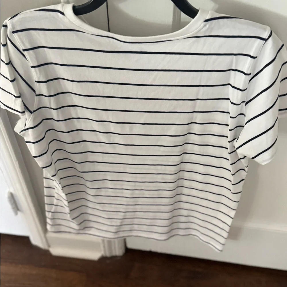 EUC Vineyard Vines Women’s White/Navy Striped Tee w Pink Logo Fun Beach Preppy - Picture 4 of 13
